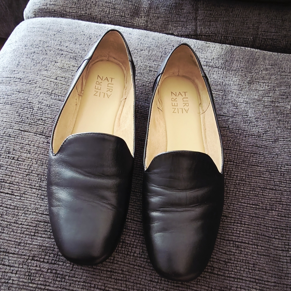 Naturalizer Women's Classic Black Loafers Kit2 9